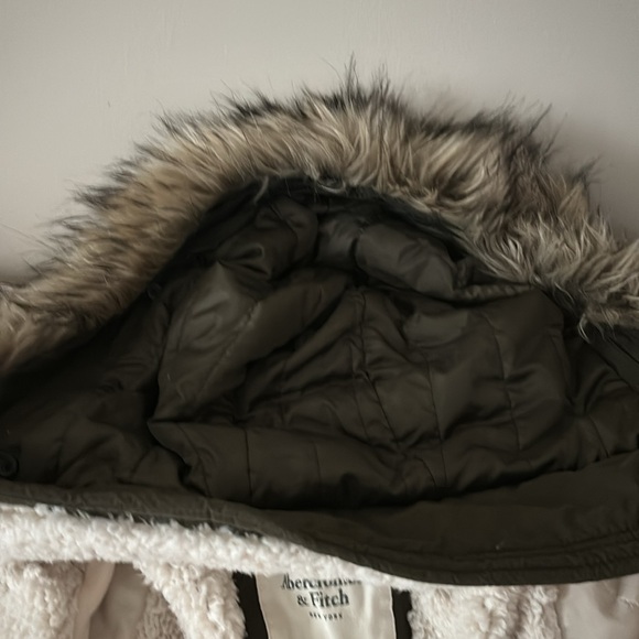 Abercrombie coat - Picture 2 of 8